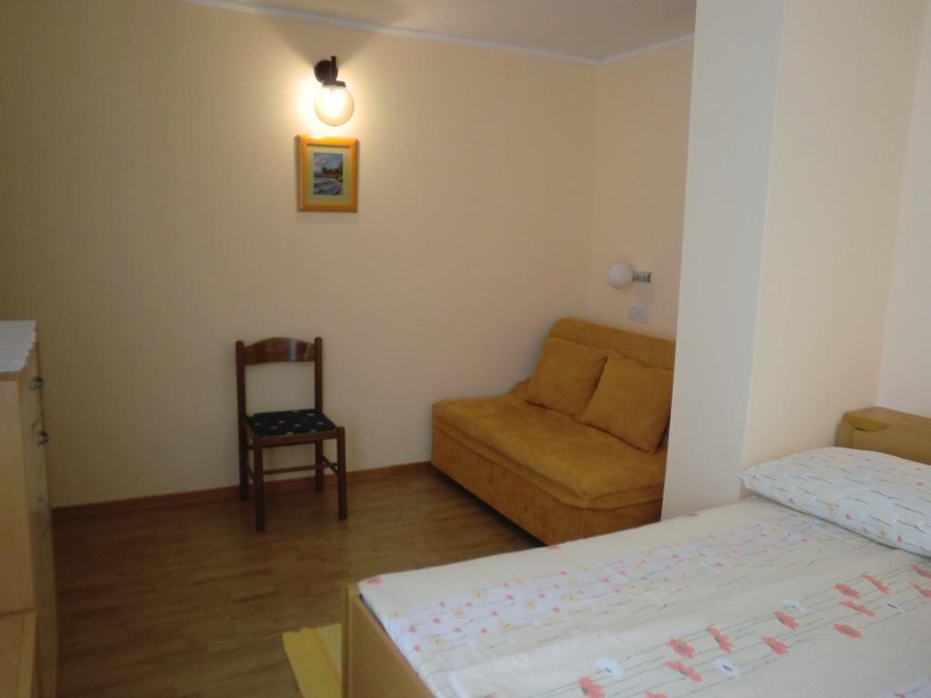 Guest House Sandra Rab Town Zimmer foto