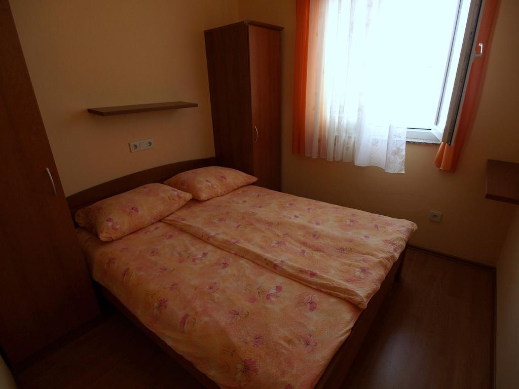 Guest House Sandra Rab Town Zimmer foto